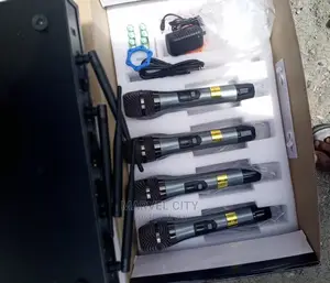 4 Channels Wireless Microphone With 4 Mics(4 in 1)