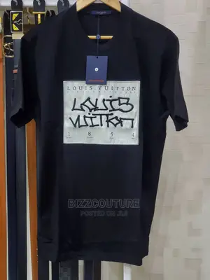 Original LOUIS VUITTON T-Shirts Available in Store