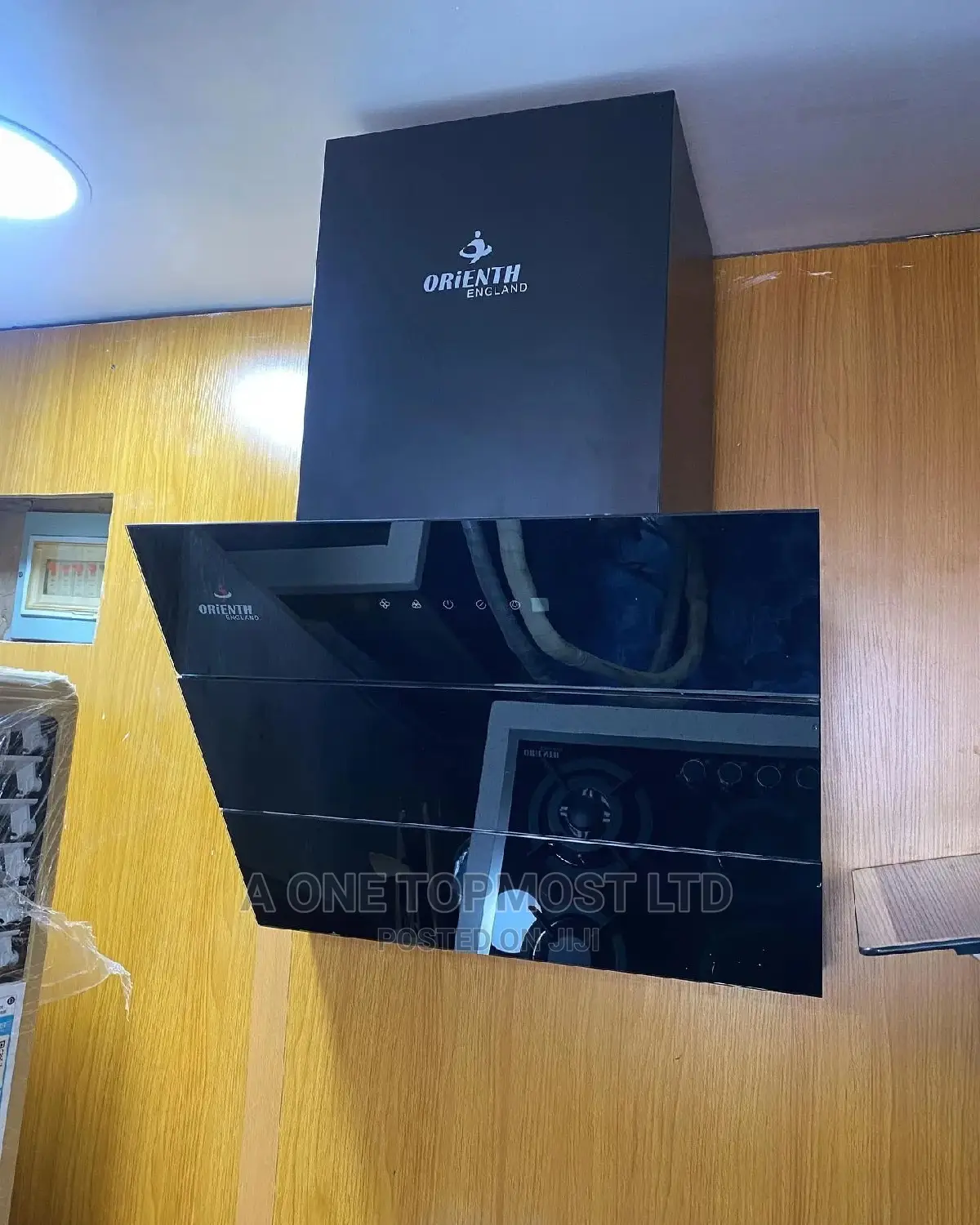 4 Burner Range Hood