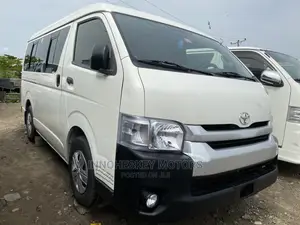 Toyota HiAce 2013 White