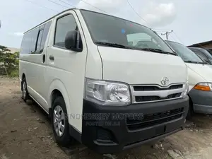 Toyota HiAce 2010 White