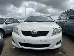 Toyota Corolla LE 4dr Sedan (1.8L 4cyl 4A) 2010 White