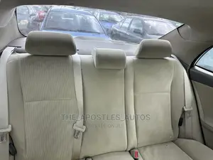 Toyota Corolla LE 4dr Sedan (1.8L 4cyl 4A) 2010 White