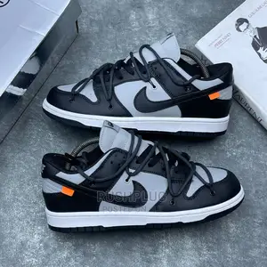 Off-white X Nike Sb Dunk Low “Pine Green”