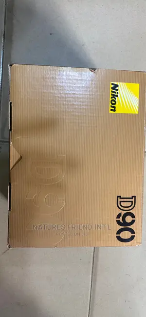 Nikon D90 With Lens 18-105mm