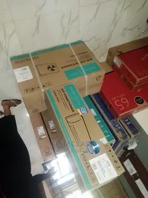 Hisense 1HP Inverter Split AC With Super Distance Remote