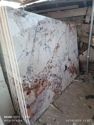 Golden Stains Quartz for Kitchen Counter Top.
