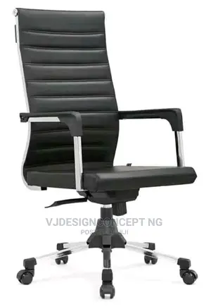 Quality Executive Leather Swivel Office Chair.
