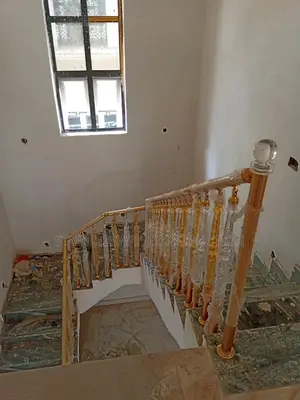 Staircase With Aluminum