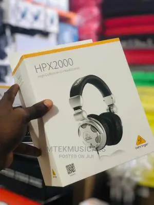 Behringer Hpx2000