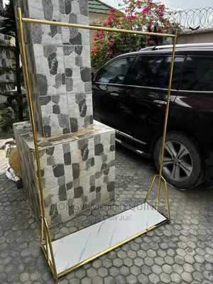 Sinlge Pole Gold Cloth Rack Luxury Rack
