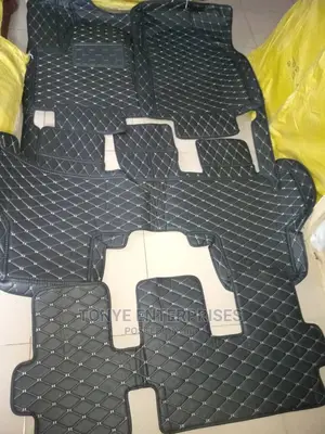 Toyota Highlander 2008 Model Tiles Mat(Black and Red )