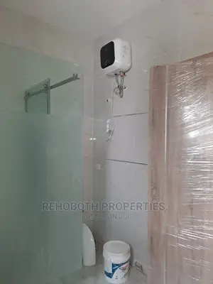 5bdrm Duplex in Kolapo Ishola, Ibadan for Sale