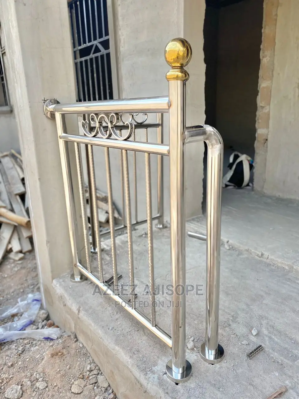 Double Stand Design