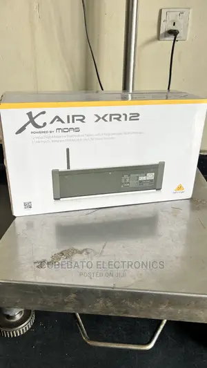 Behringer Xr12