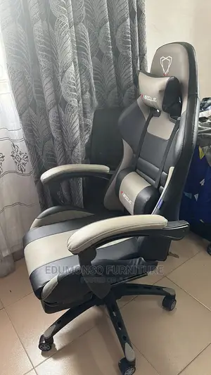 Furgle Pro Series Gaming Chair With Footrest - Gray