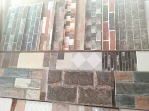 Crack Tiles Wall