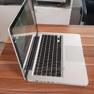 New Laptop Apple MacBook Pro 8GB Intel Core I5 HDD 320GB