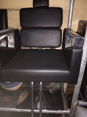 Quality Executive Barbing Chair With Footrest