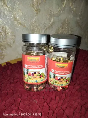 Multivitamin Capsules With Vitamin a , B1, B2 C2 E