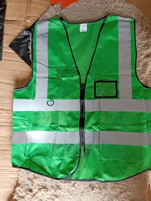 Reflective Vest With Pockets And Zip