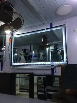 70/150 Led Mirror With Bluetooth