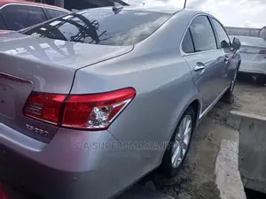 Lexus ES 2012 Silver
