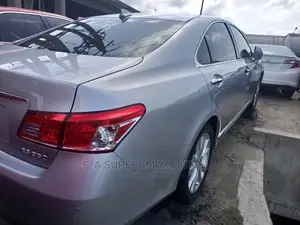 Lexus ES 2012 Silver
