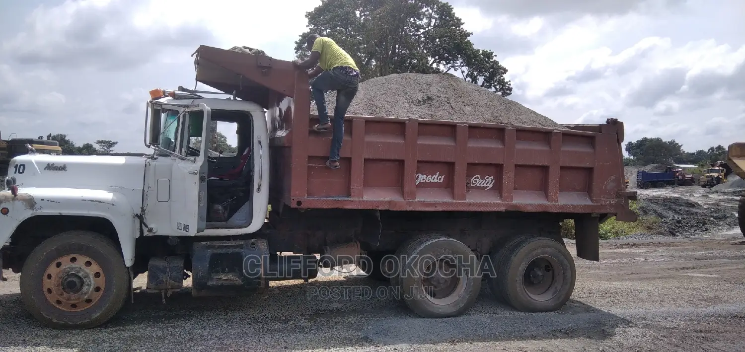 Chippings Granite (Black Stone)