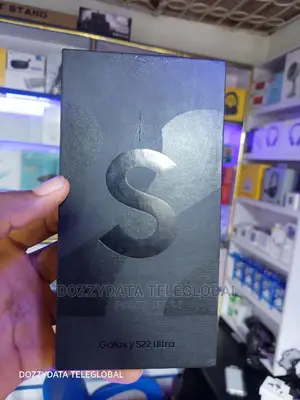 New Samsung Galaxy S22 Ultra 5G 512 GB