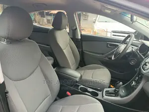 Hyundai Elantra 2016 Red
