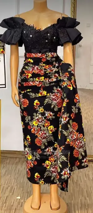 Female Hedless Plastic Mannequins