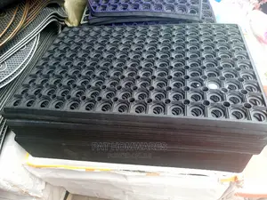 40 by 60 Hollow Foot Mat