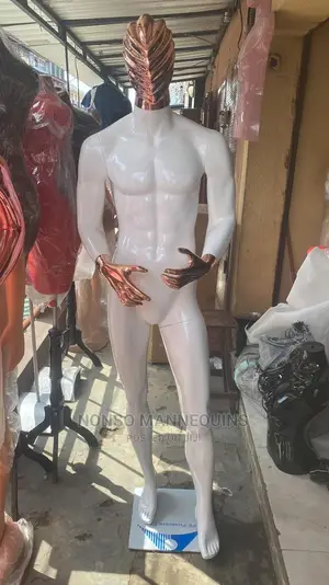 Glossy White Rose Gold Line Line Face Fibre Mannequin