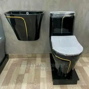 Black An Gold Line Set