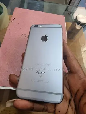 Apple iPhone 6s 32 GB Gray