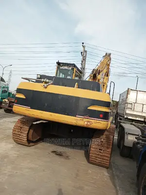 Foreign Used Long Reached Boom 330bl Excavator 4sale.