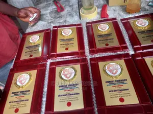 Wooden Award H1