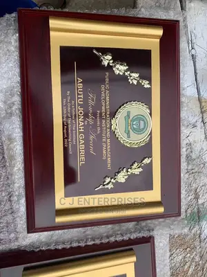 Wooden Award B3