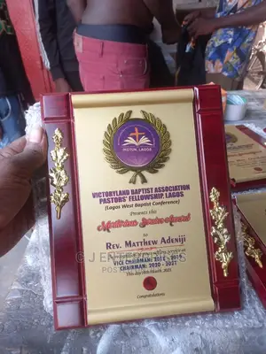 Wooden Award Plaque V1