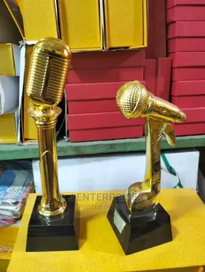 Trophy Award C90
