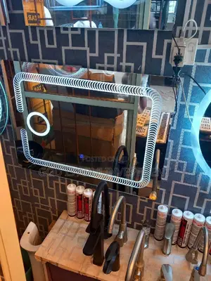 England LED Mirror