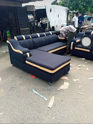 Quality L-Shaped Living Room Leather Made Sofa Chair.