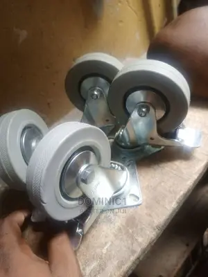 Castors Tires