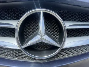 Mercedes-Benz C300 2016 Blue