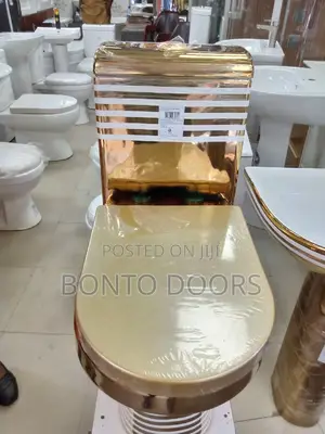Big Sized Luxury Complete Set Gold Water Closet