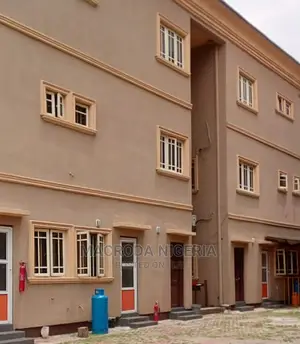 4bdrm Duplex in Inside An Estate, Ikeja for rent
