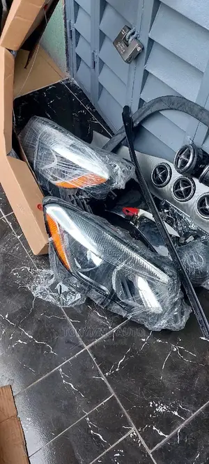 Headlight for Mercedes-Benz GLA 250 2014-2016