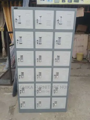 Workers Lockers 18 Doors