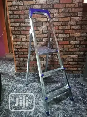 3 Step Upstrong Ladder
